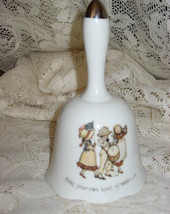 Holly Hobby-Bell-Porcelain- &quot;Make Your Own Kind of Music&quot; - 1974 - $281.56 MXN