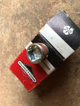 Briggs&amp;Stratton oil drain plug  #94720 new old stock , new in the box - $6.77 CAD