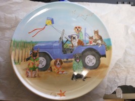 Round Melamine Plate Dish 11&quot; - Dogs &amp; Cats Sitting In Jeep By The Beach - $8.86