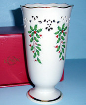 Lenox Holiday Pierced Footed Vase 7&quot; Holly Berry Motif &amp; Scalloped Rim New - £23.65 GBP