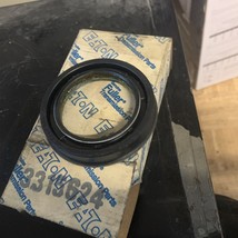 3315624 New Eaton Fuller OIL SEAL - OEM - New Old Stock - £18.31 GBP