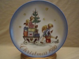 Parade Into Toyland Collector Plate Schmid Hummel Christmas 1980 Sister Berta - £6.39 GBP