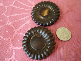 2 Vintage Brown Plastic Flower Buttons ~ 1 3/8 In. - $2.00