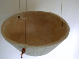 Peachy Hanging Porcelain Basket  RKC094 - £19.77 GBP