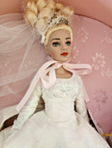 TONNER DOLL TINY KITTY COLLIER 10&quot; BRIDE BLONDE FOREVER YOURS, HAT BOX, ... - £110.26 GBP
