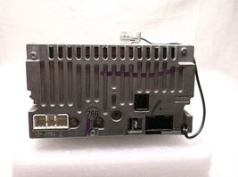 07-09 SUBARU LEGACY  AM-FM-CD/RECEIVER image 4