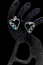 Vintage Zuni Sterling Silver Turquoise Petit Point Snake Eye Heart Stud Earrings - £28.76 GBP