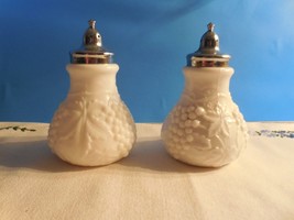 Elegant Imperial Milk Glass Grape &amp; Cable Salt &amp; Pepper Shakers - £15.53 GBP