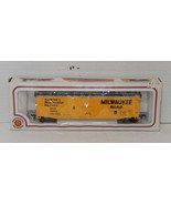 Bachmann HO Scale Milwaukee Road 51&#39; Steel Plug Door Box Car Locomotive ... - $24.70
