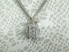 Estate Find Silver Tone Double Stranded Necklace with Hexagon Pendant Un... - £9.39 GBP