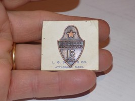 Vintage H.P. Hood Star Driver 15 Star Embossed Screw Back Pin on Card - $276.80 MXN