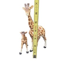 Giraffe Set Toys Reticulated Safari Ltd 4” &amp; 7” Animal Figures 1996 Vintage - $16.44