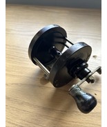 VINTAGE SEA- SCOUT SALT WATER REEL - $252.91 MXN