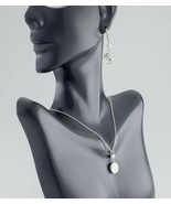 Authenticity Guarantee

Tiffany &amp; Co. Sterling Silver Nature Rose Pendan... - $14,344.09 MXN