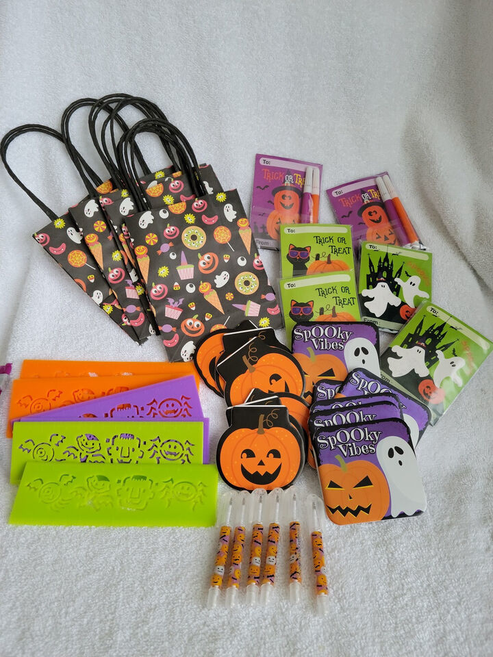 Kids Mini Ghosts &amp; Pumpkins Party Treats Bundle - $10.00