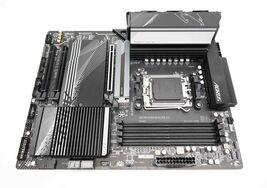 GIGABYTE X670 AORUS ELITE AX (Socket AM5) Wi-Fi 6E AMD DDR5 Motherboard ISSUE image 2