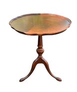 Vintage Mersman Scalloped Edge Pie Plate Pedestal Side Table - $1,747.65 MXN