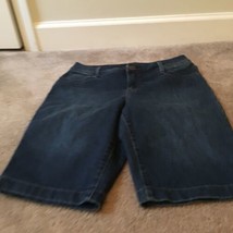 Nine West Women&#39;s Blue Jean Shorts Pockets Size 6  - $42.68