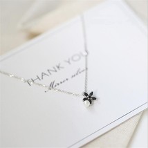 New Personality Creative Black Cute Little Daisy 925 Sterling Silver Jewelry Flo - £9.62 GBP