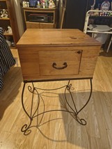 1 Drawer Console Table On Framed Curved Black Metal Stand Night Stand  - $936.46 MXN
