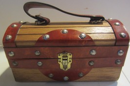 Vintage Mr. R. Wooden Purse Treasure Chest Design Made In Japan - £22.81 GBP