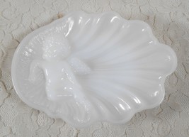 Vintage Avon Soap Dish with Angel Cherub White Milk Glass Heavenly Collection  - £11.01 GBP