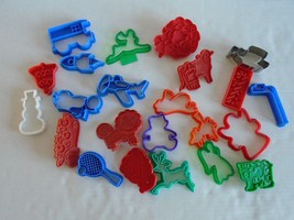 23 Vtg Cookie Cutters Wilton, Chilton Christmas Animals Airplane, Good Condition - £11.98 GBP