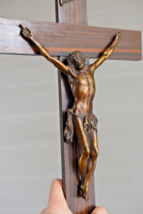 ⭐ antique religious cross, crucifix ,wood &amp; solid bronze Christ ⭐ - £316.51 GBP