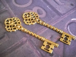 2 Skeleton Key Pendants Antiqued Gold 68mm Big Keys Large Keys Wedding Keys - £1.01 GBP