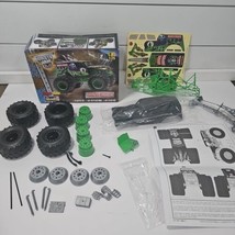 Monster Truck Grave Digger Complete Kit Snap Title Revell 1:25 Scale Pla... - £23.32 GBP