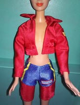 Barbie Doll Baywatch Lifeguard Red Jacket &amp; shorts 90s - $259.71 MXN
