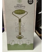 Daily Concepts Daily Jade Facial Roller Green Face Skin Care Massager NIB - €9,74 EUR