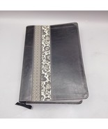 Parallel Study Bible Tyndale House (2011, Imitation Leather) Used - $560.02 MXN