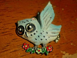 Owl BROOCH-PIN 1960&#39;s Blue &amp; White Big Eyed Owl On Branch Vintage Sugar Coated - £12.03 GBP