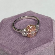 3 Piedra Igi 1.80Ct Ovalado Elegante Vívido Rosa Laboratorio Grown Diamante Ring - £3,473.45 GBP