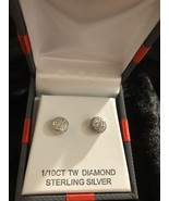 Diamond Stud Round Earrings (1/10 ct. t.w.) in Sterling Silver - $1,036.48 MXN