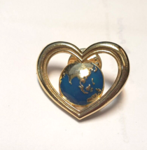 Vintage Avon Earth Globe Blue Enamel Gold Tone Heart Frame 1" Brooch Pin Lapel - £10.07 GBP
