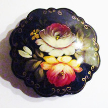 Russia Hand Painted Black Lacquer Scalloped Floral Pin Brooch Signed Vintage 2&quot; - £7.70 GBP