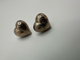 Antique Sterling Silver Hollow Heart Ornate Design Earrings 1.8cm - £30.70 GBP