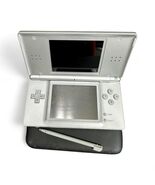 Nintendo DS Lite USG-001 With Case - $454.41 MXN