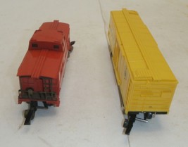 Lot Of 2 American Flyer Cars - 639 Boxcar &amp; 630 Caboose - $15.99