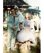 The Godfather Al Pacino Diane Keaton pose with children 5x7 inch photo - £4.50 GBP