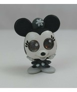Disney Doorables Series 6 Black &amp; White Minnie Mouse 1.25&quot; Ultra Rare Fi... - $370.47 MXN
