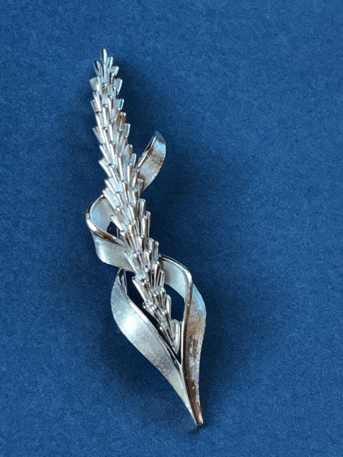 Vintage Trifari Signed Long Thin Abstract Thistle Flower w Ribbon Brooch Pin – - $16.69