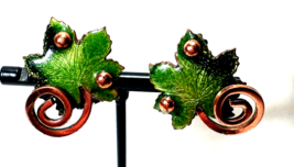 Vintage. Copper Color &amp; Enamel Green Leaf Shaped Clip on Earrings - £12.58 GBP