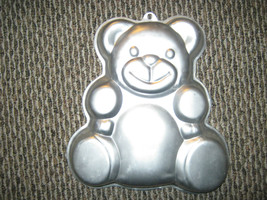 Wilton Huggable Teddy Bear Cake Pan (2105-4943, 2002) - $13.99