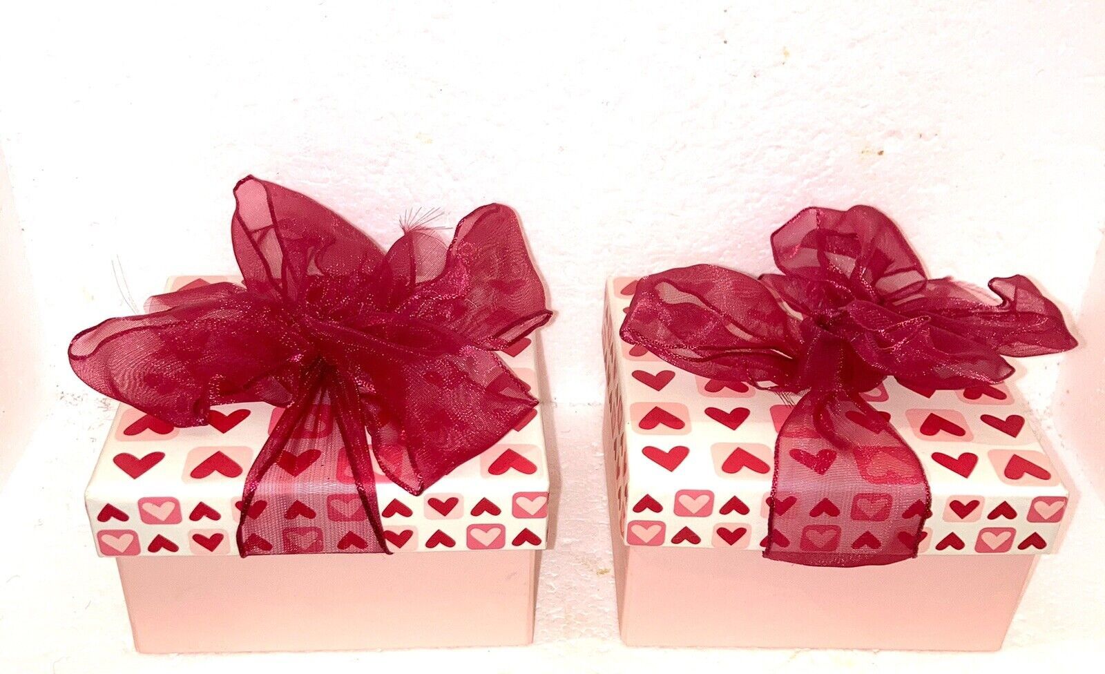 Primary image for RED AND PINK  Gift Box Satin Bow   Heart Designs set of 2