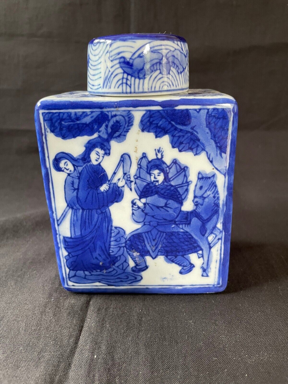 Antique chinese porcelain Tea Caddie Blue And White with  Personages - $249.00