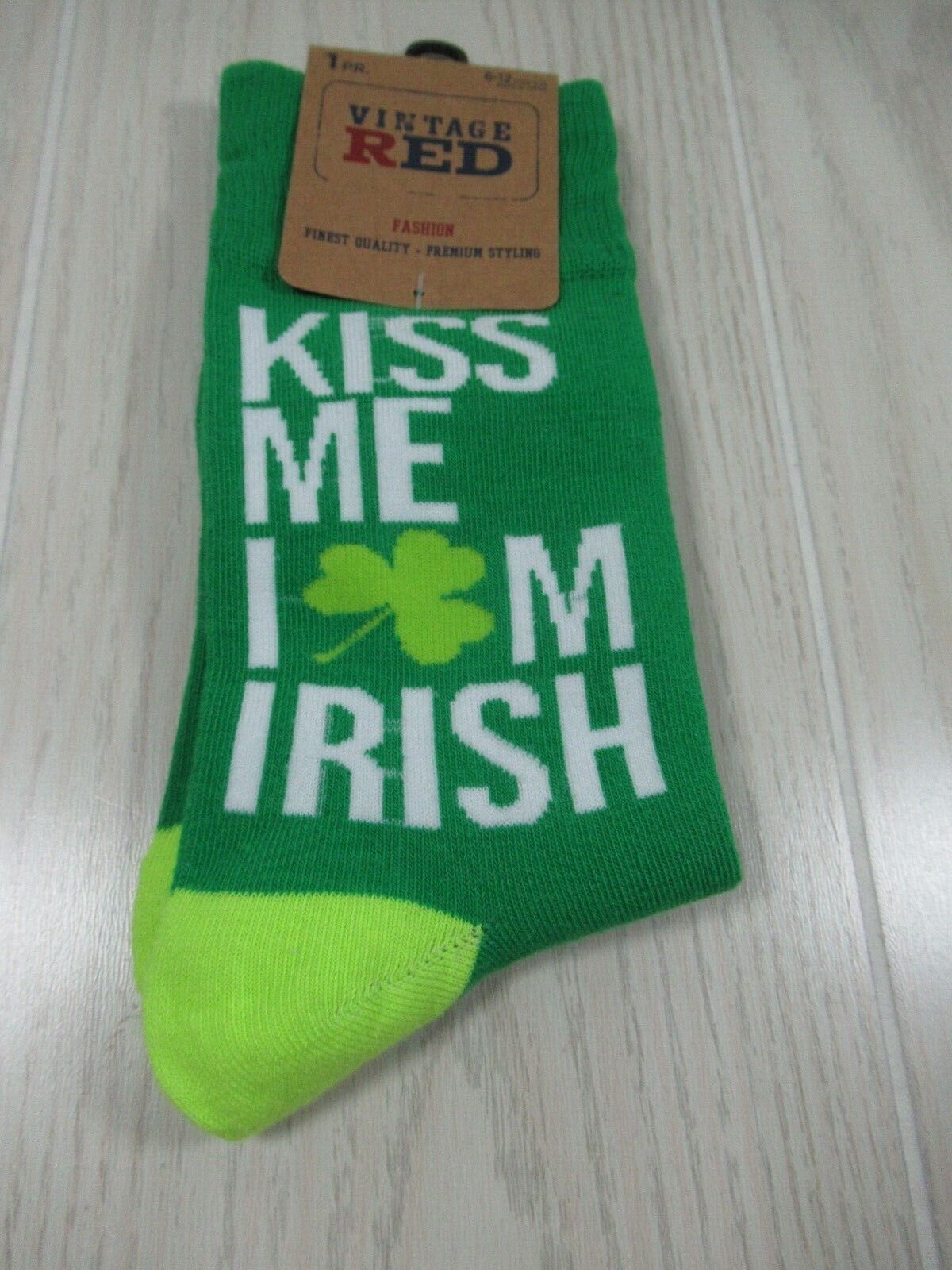 Kiss Me I'm Irish men women socks One Size green shamrock sz 6-12