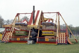 JC0116 - Locomotive powering the Carters Fairground Attraction - photogr... - $2.54